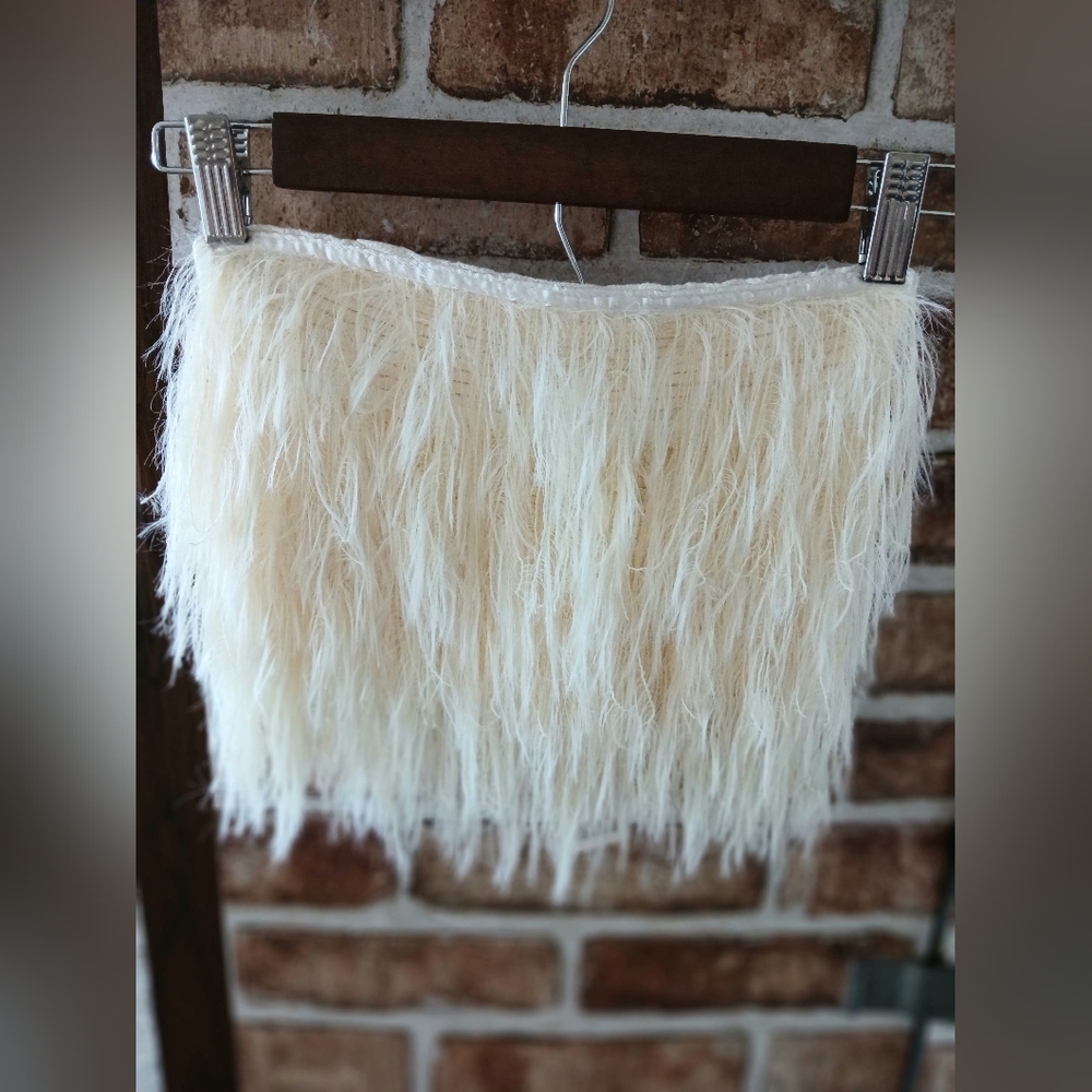 URBAN OUTFITTERS Ivory Faux FUR Fringe BANDEAU Tube TOP Y2K Summer Women's S - Picture 2 of 8